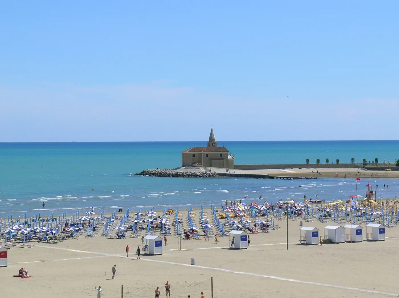 Caorle: La spiaggia e la Madonnina